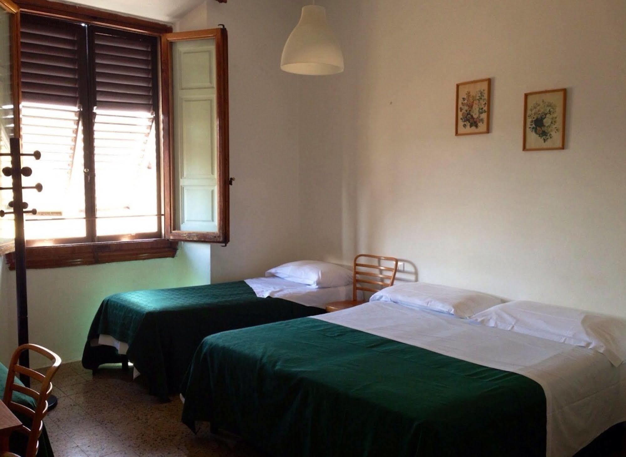 Hostel Veronique Florence Exterior photo